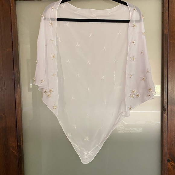 NEW Bridal shawl Handmade fancy floral beaded Chapel Veil white color Scarf - Picture 4 of 5